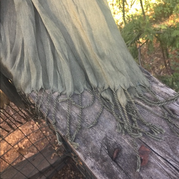 Paige Danielle’s bling moss green  thin fringed scarf - Picture 6 of 7